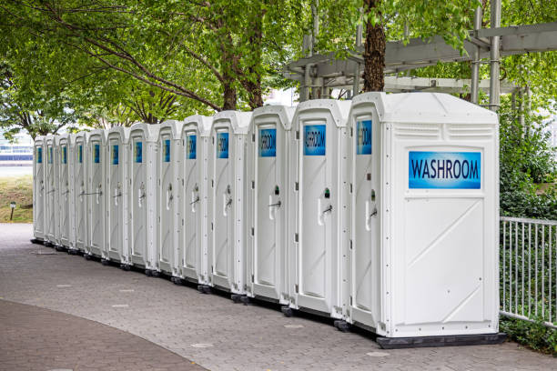 Best Porta potty delivery and setup  in Clanton, AL